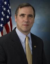 Official portrait of Jeff Merkley