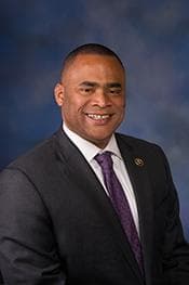 Official portrait of Marc A. Veasey