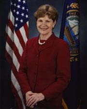 Official portrait of Jeanne Shaheen